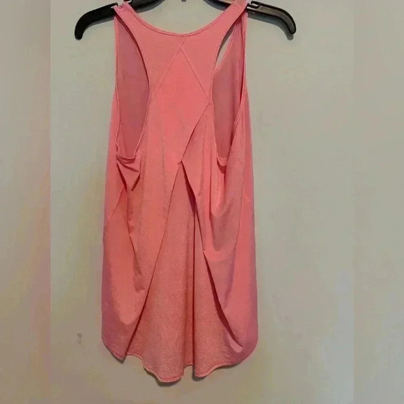 Lululemon Womens Pink Active Tank Top Size 8 Super Light and Breathable - Picture 3 of 3